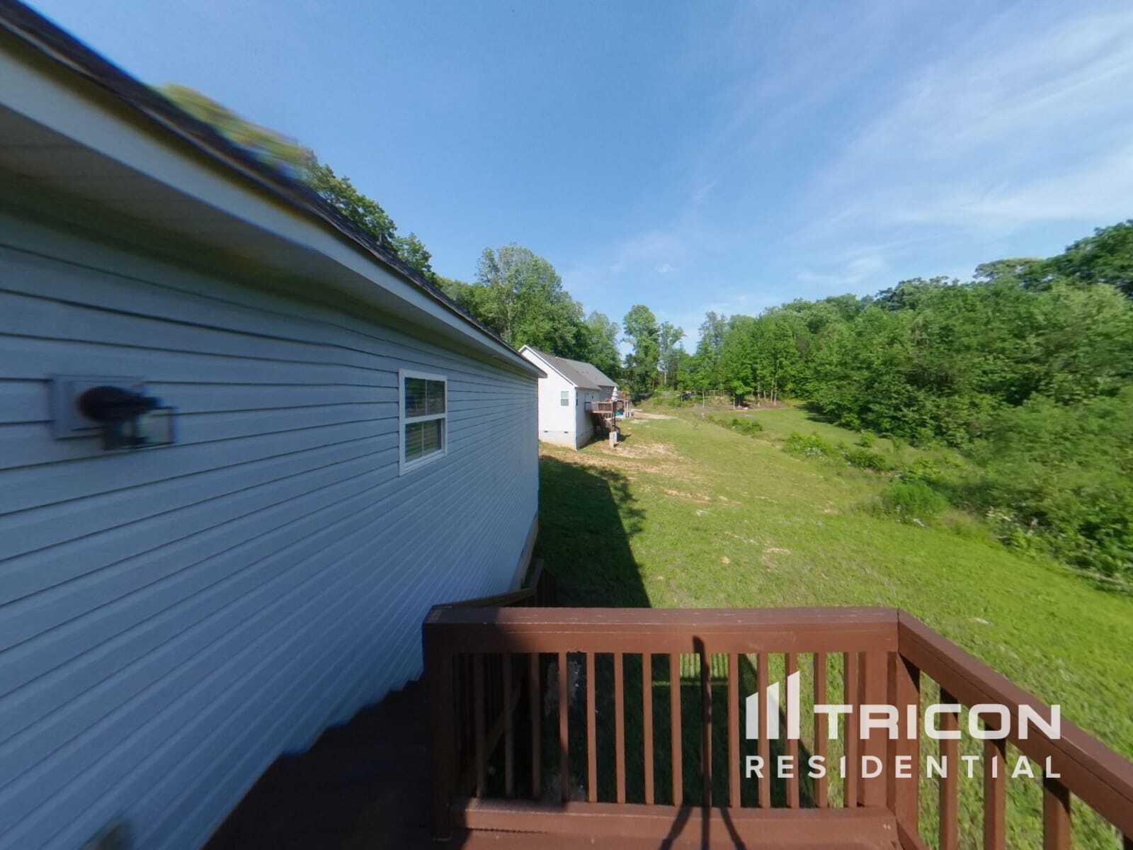 Building Photo - 305 Bonita Dr