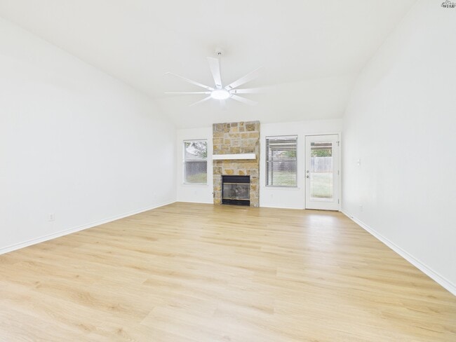 Building Photo - 5213 Air Force Dr