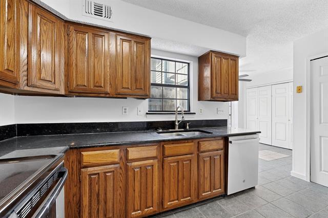 Building Photo - 100 Shinoak Valley