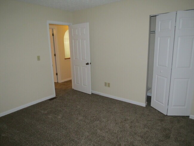 Building Photo - 5885 Katelyn Ln