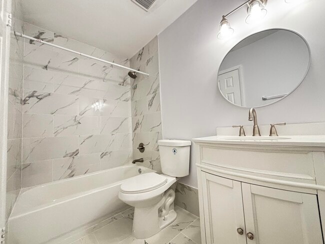 Building Photo - 3919 Wilshire St