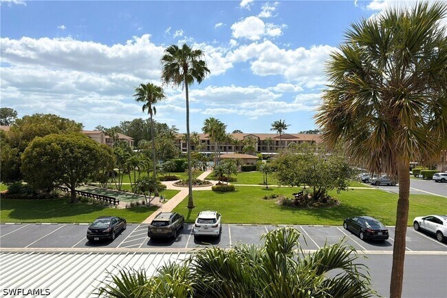 Building Photo - 7360 St Ives Way