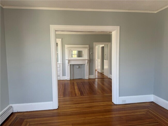 Building Photo - 368 Orms St