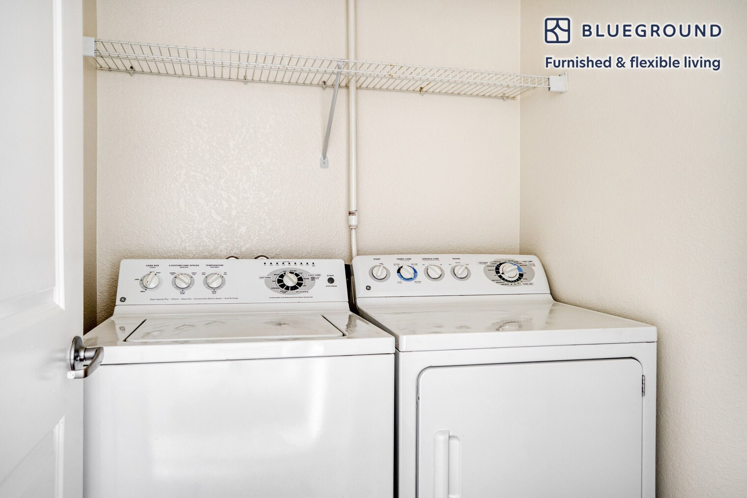 Building Photo - 1220 N Fair Oaks Ave