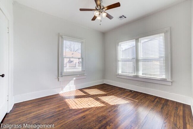Building Photo - Charming 3/1 Near TU! Make this your new home!
