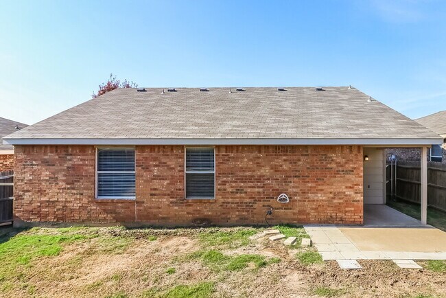 Building Photo - 2745 Briscoe Dr