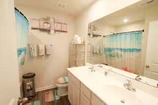 Building Photo - Room in Duplex on Skipjack Ln