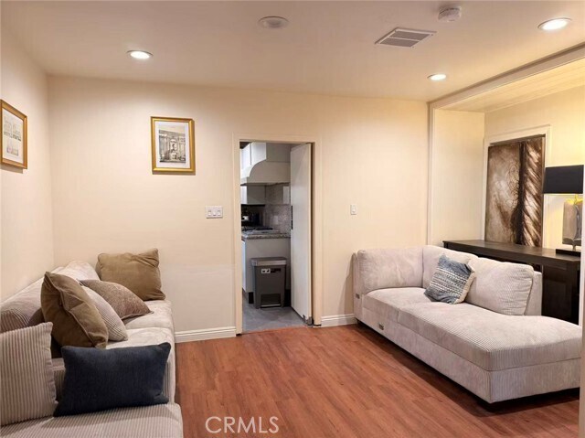 Building Photo - 2500 Benedict Canyon