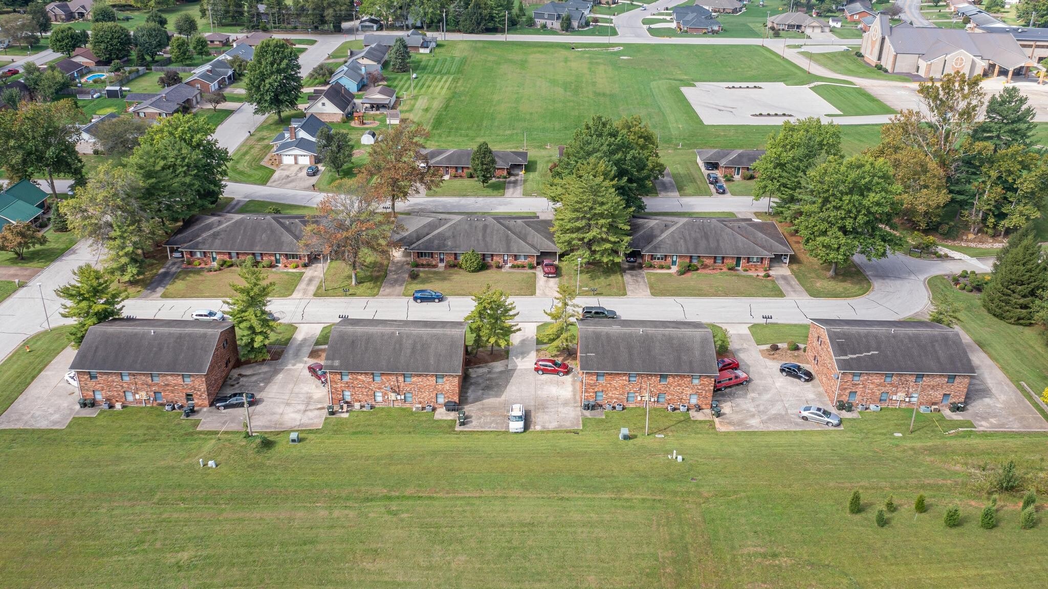 Building Photo - 547 Circle Pine Dr