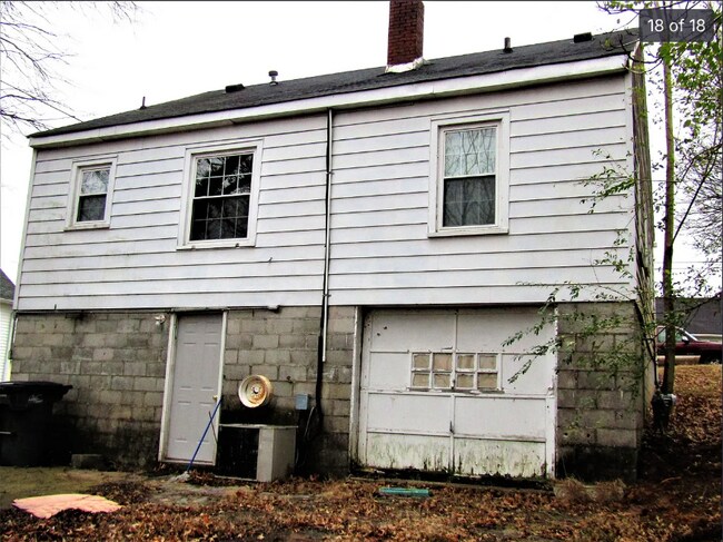 Building Photo - 800 Fleming St