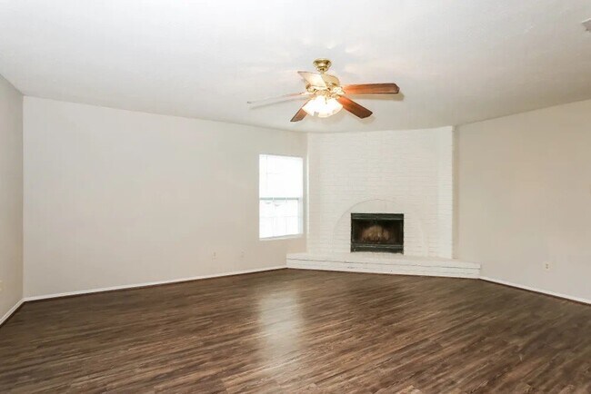 Building Photo - 6830 Kearney Dr