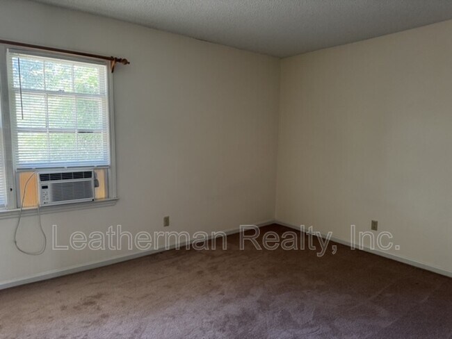 Building Photo - 738 Coventry Ln
