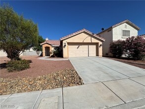 Building Photo - 5934 Gingham St