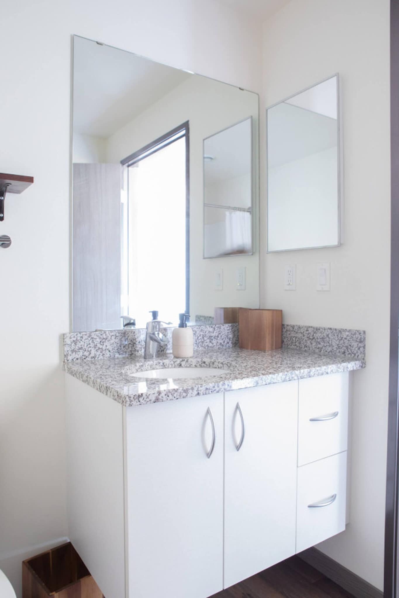 Building Photo - 1840 N Farwell Ave