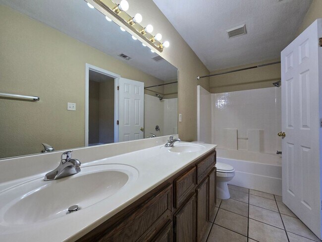 Building Photo - 3804 Littleleaf Ct