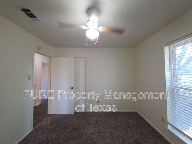 Building Photo - 304 McClendon Dr