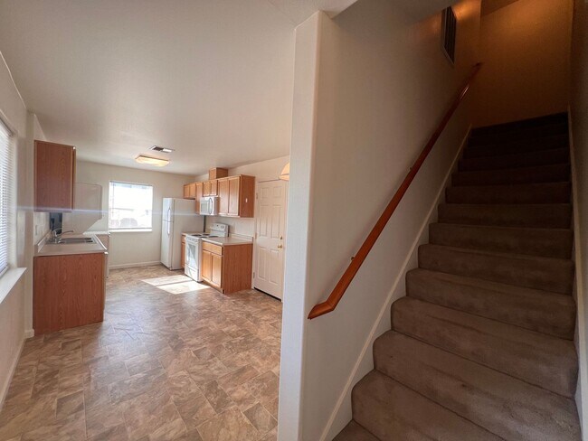 Building Photo - 725 Starlite Dr