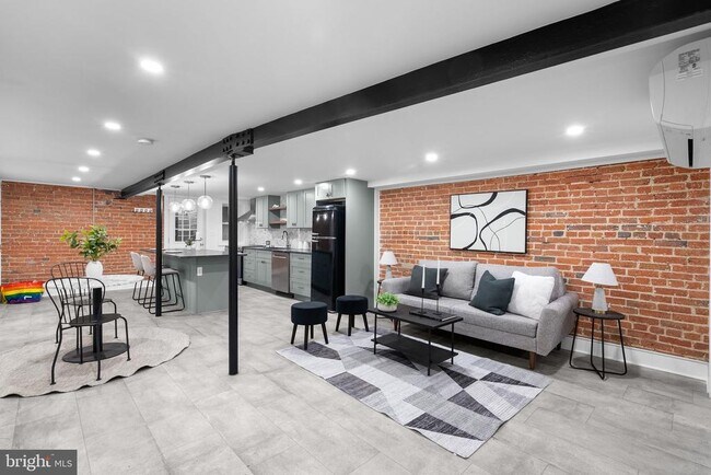 Building Photo - 1616 Kilbourne Pl NW