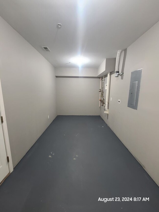 Building Photo - 3 Bedroom Townhouse For Rent in Waynesboro