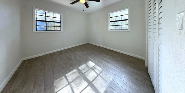 Building Photo - 2928 W Elrod Ave