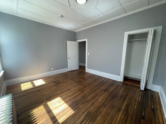 Building Photo - 124-126 Appleton