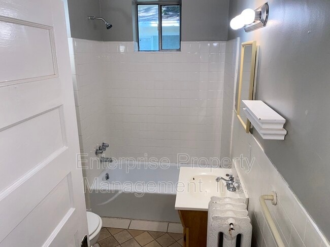 Building Photo - 276 Garland St