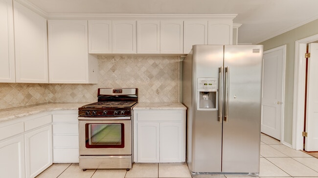 Building Photo - 56 E 52nd St