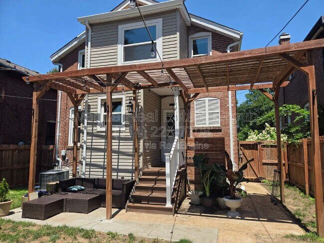 Building Photo - 4114 Alma Ave