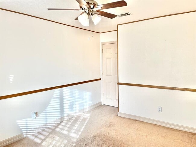 Building Photo - 3258 Meadway Dr