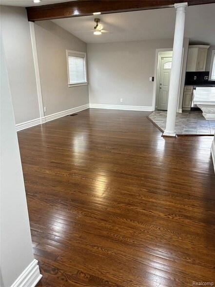 Building Photo - 23245 Berkley St