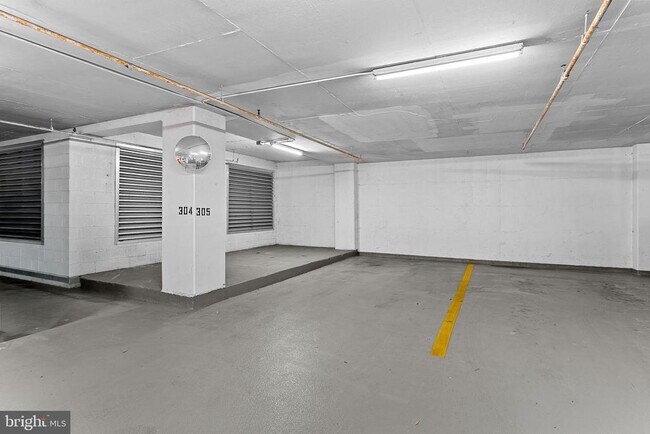 Building Photo - 4601 N Park Ave