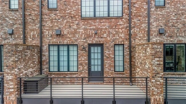 Building Photo - 267 Castleberry Station Dr SW