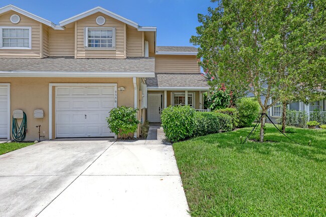 Building Photo - 935 Honeytree Ln