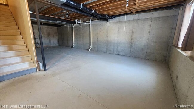 Building Photo - 6146 Lone Oak Cir