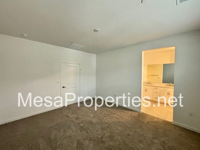 Building Photo - 2601 Cloudview Privado