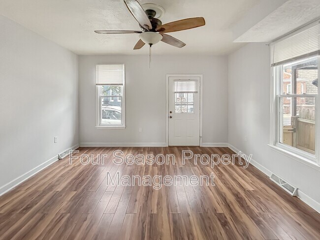 Building Photo - 336 S Locust St