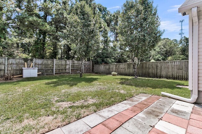 Building Photo - 124 Dovetail Cir