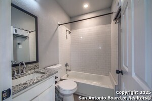 Building Photo - 2702 Observation Dr