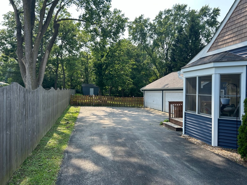 Building Photo - 0n336 Herrick Dr