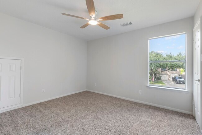 Building Photo - 1815 Moston Dr