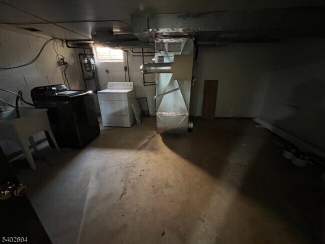 Building Photo - 124 Chelsea Way