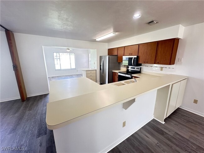 Building Photo - 1605 Ridgecrest St