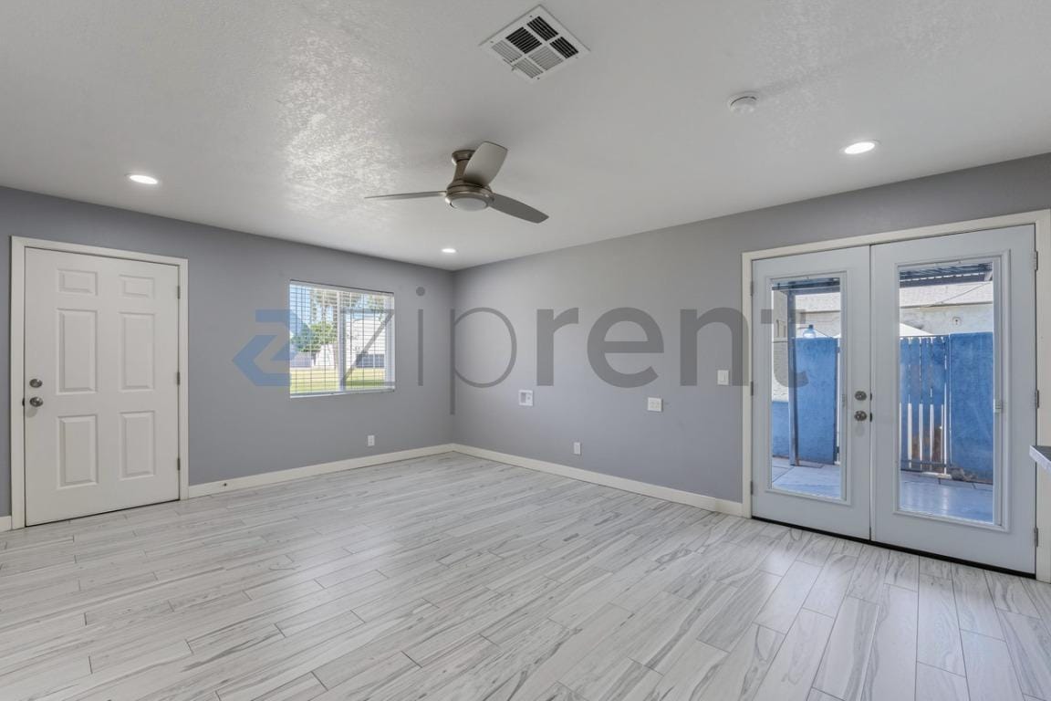 Building Photo - Unit