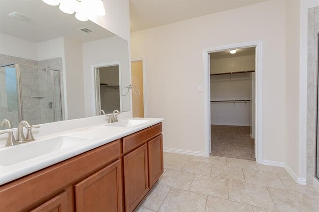 Building Photo - 2700 Auburn Chestnut Ln