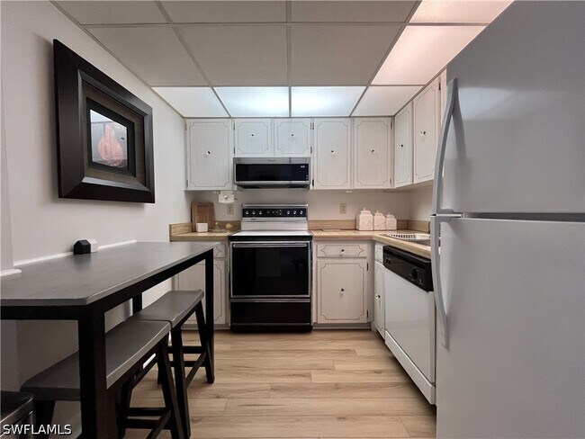 Building Photo - 3460 N Key Dr