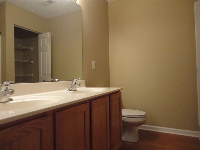 Building Photo - 6031 Delfair Ln