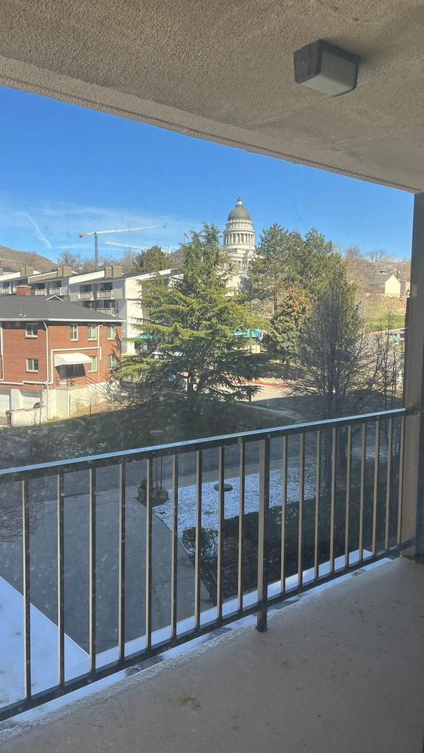 Building Photo - 2 bedroom/2 bathroom Condo in SLC/Zion Summit