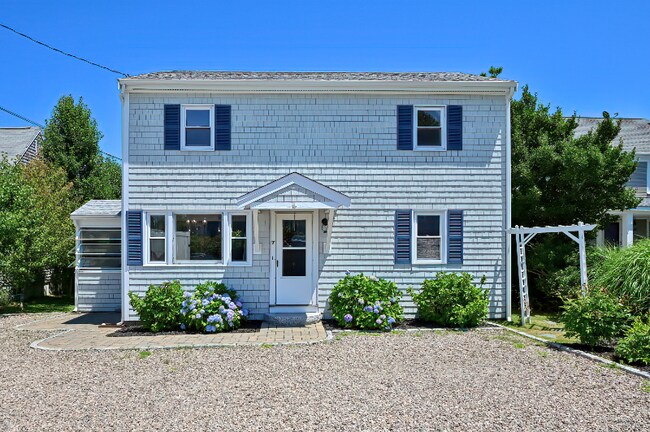 Primary Photo - 7 Bodfish Ave