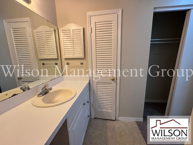 Building Photo - 525 Georgetown Dr