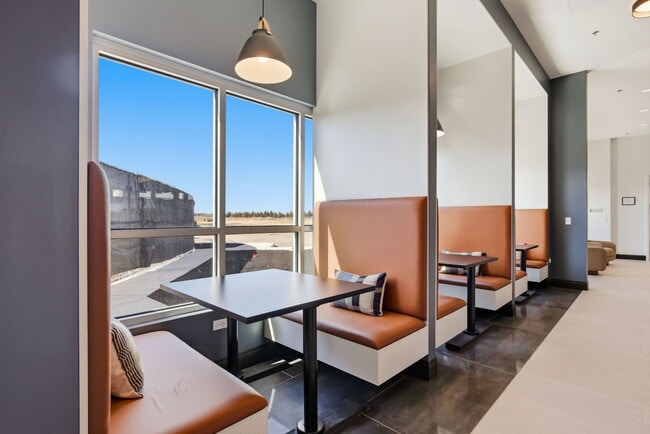 Building Photo - 1225 Rock Run Crossings Dr